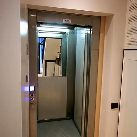 Piazza Grande 아파트호텔 4*